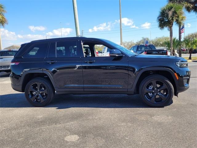 new 2025 Jeep Grand Cherokee car, priced at $34,247