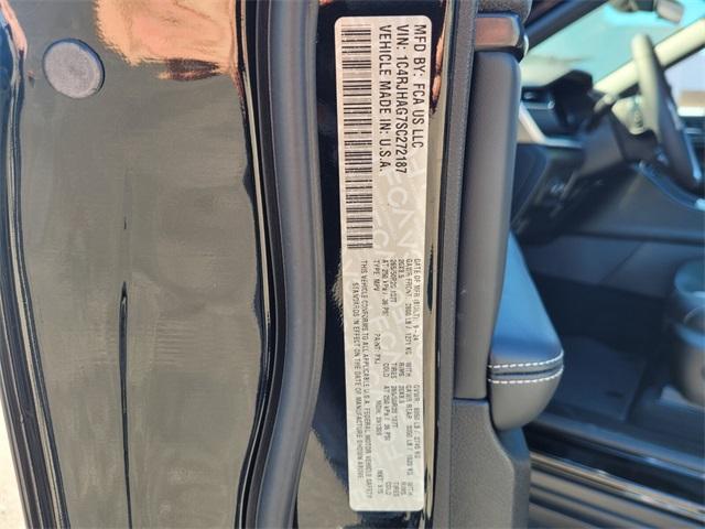 new 2025 Jeep Grand Cherokee car, priced at $34,247