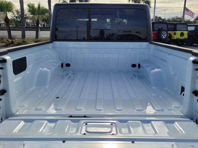 new 2026 Jeep Gladiator car, priced at $38,763
