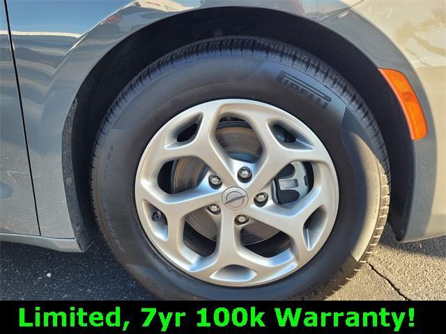 used 2023 Chrysler Pacifica car, priced at $35,888