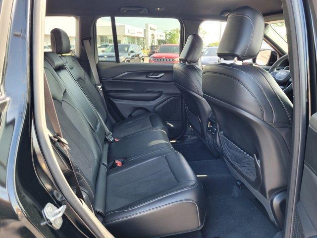 new 2025 Jeep Grand Cherokee car, priced at $33,747