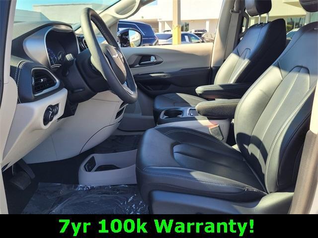 used 2024 Chrysler Pacifica car, priced at $32,998