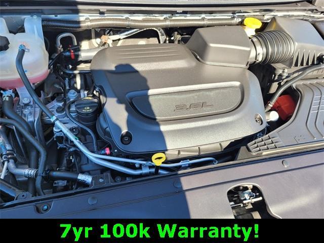 used 2024 Chrysler Pacifica car, priced at $32,998