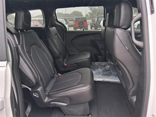 new 2026 Chrysler Pacifica car, priced at $40,356