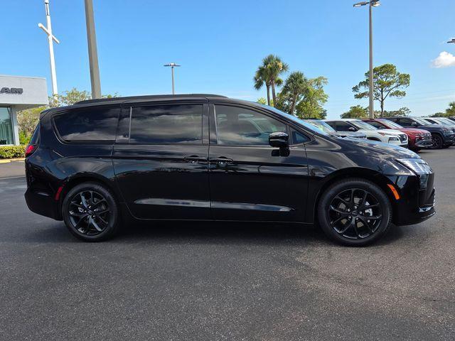 new 2027 Chrysler Pacifica car, priced at $52,668