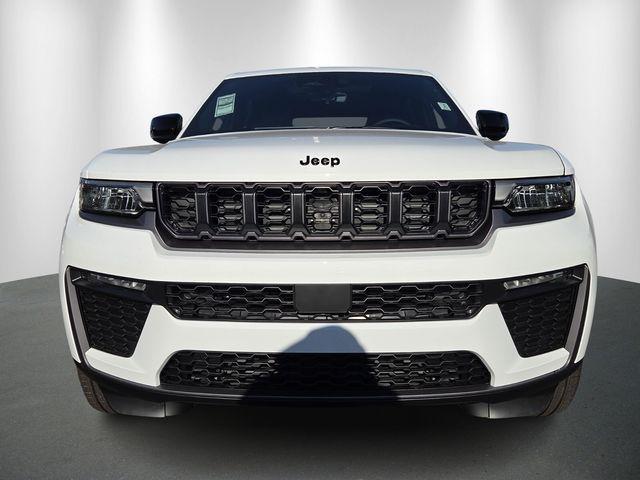 new 2026 Jeep Grand Cherokee car, priced at $40,376