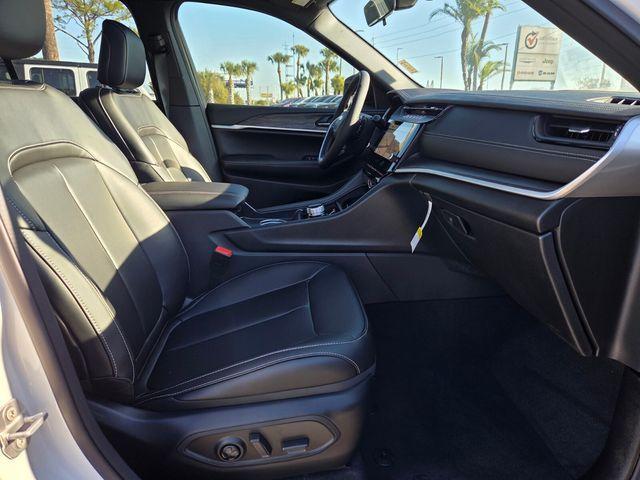 new 2026 Jeep Grand Cherokee car, priced at $40,376