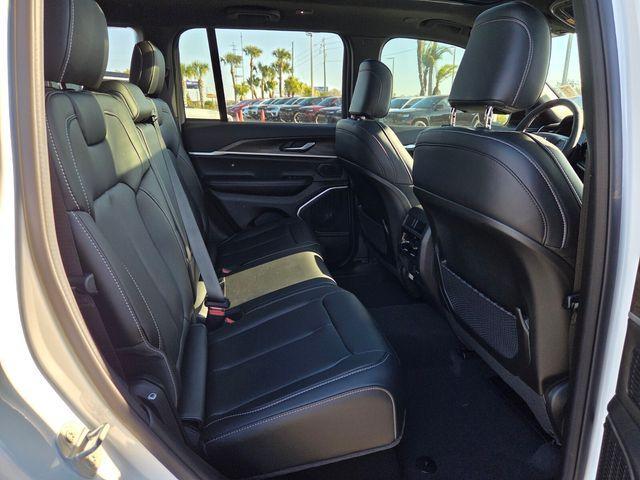 new 2026 Jeep Grand Cherokee car, priced at $40,376