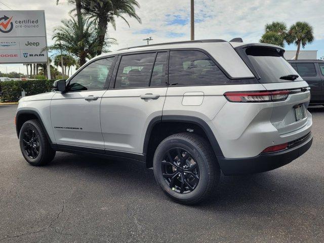 new 2025 Jeep Grand Cherokee car, priced at $35,670