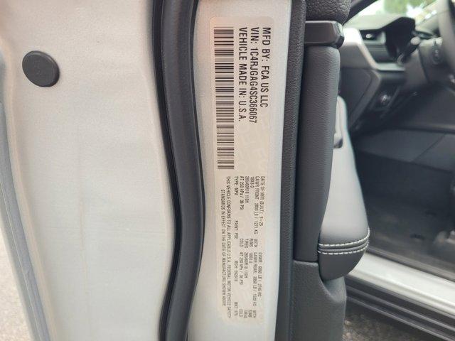 new 2025 Jeep Grand Cherokee car, priced at $35,670