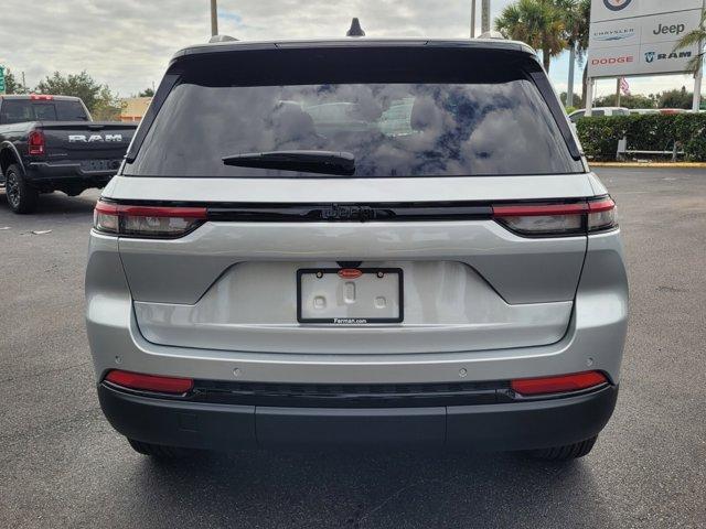 new 2025 Jeep Grand Cherokee car, priced at $35,670