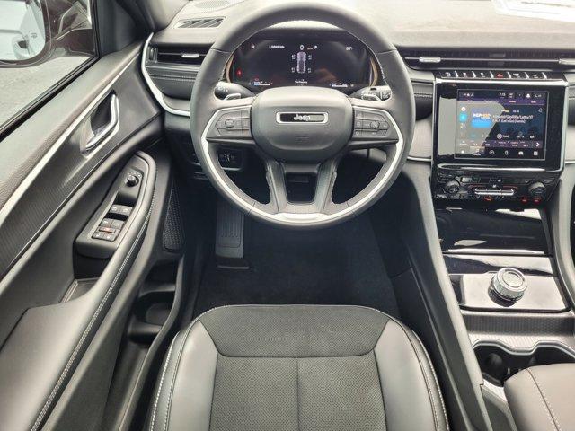 new 2025 Jeep Grand Cherokee car, priced at $35,670