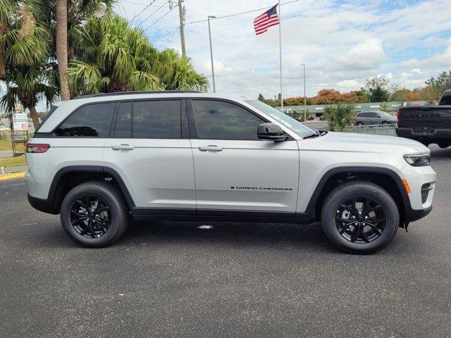 new 2025 Jeep Grand Cherokee car, priced at $35,670
