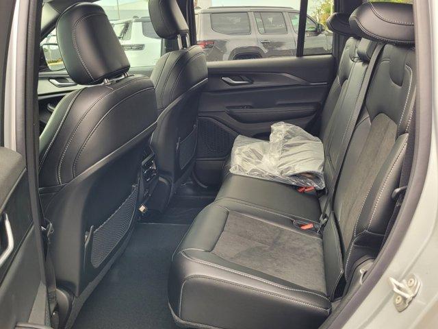 new 2025 Jeep Grand Cherokee car, priced at $35,670