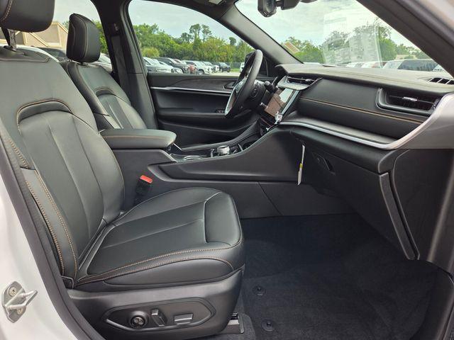 new 2026 Jeep Grand Cherokee car, priced at $45,230