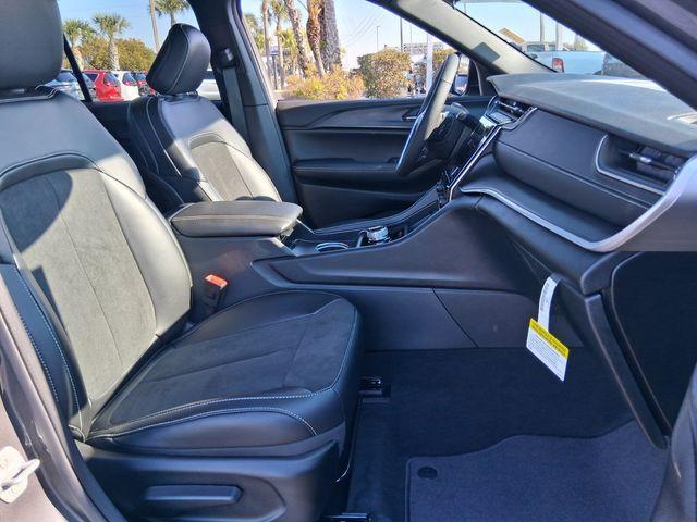 new 2025 Jeep Grand Cherokee car, priced at $34,941