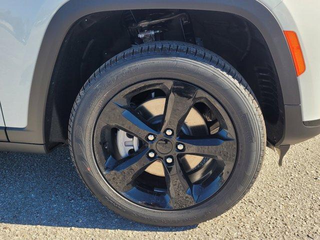 new 2025 Jeep Grand Cherokee L car, priced at $38,300