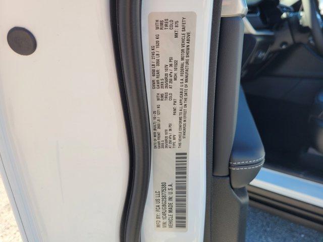 new 2025 Jeep Grand Cherokee car, priced at $42,499