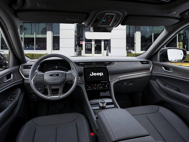 new 2025 Jeep Grand Cherokee car, priced at $39,221