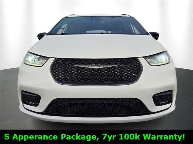 used 2024 Chrysler Pacifica car, priced at $37,998