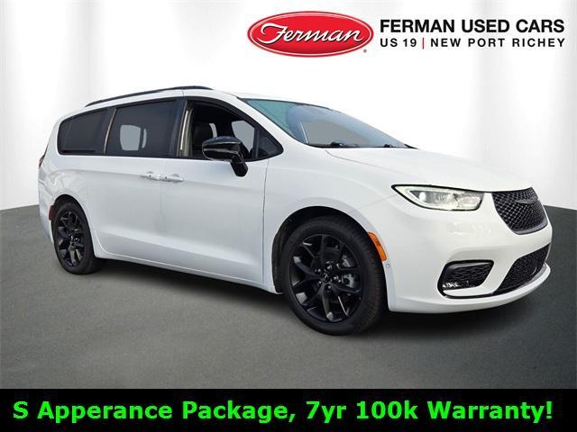 used 2024 Chrysler Pacifica car, priced at $37,998