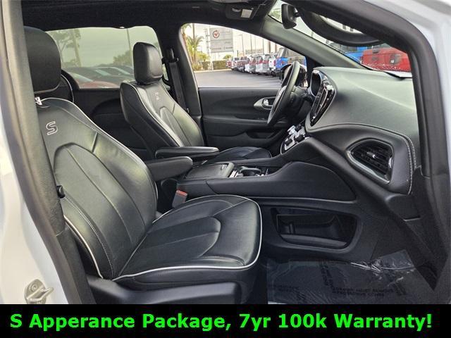 used 2024 Chrysler Pacifica car, priced at $37,998