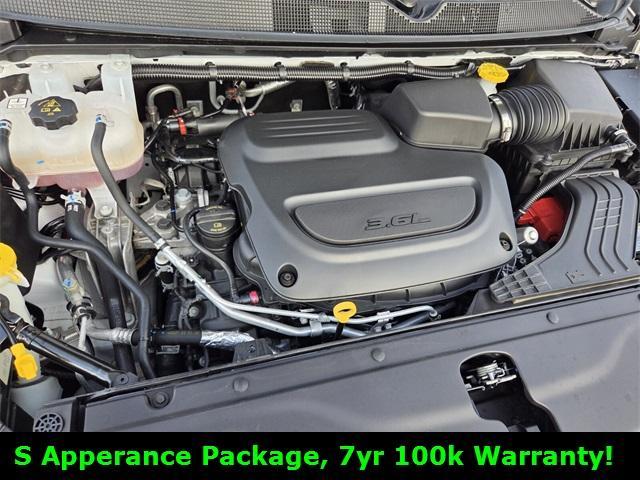 used 2024 Chrysler Pacifica car, priced at $37,998