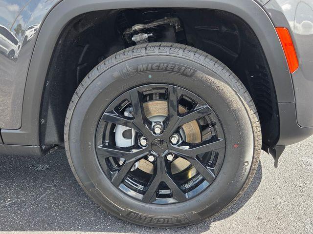 new 2026 Jeep Grand Cherokee car, priced at $38,370