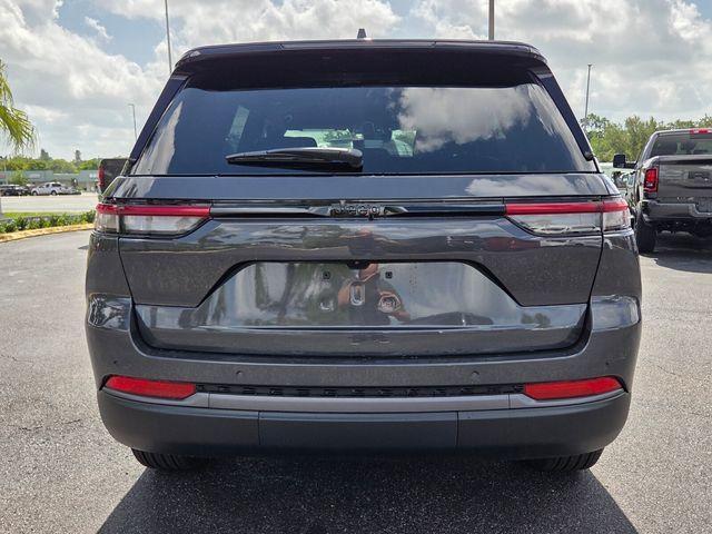 new 2026 Jeep Grand Cherokee car, priced at $38,370