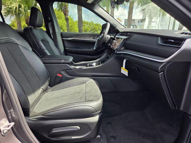 new 2026 Jeep Grand Cherokee car, priced at $38,370