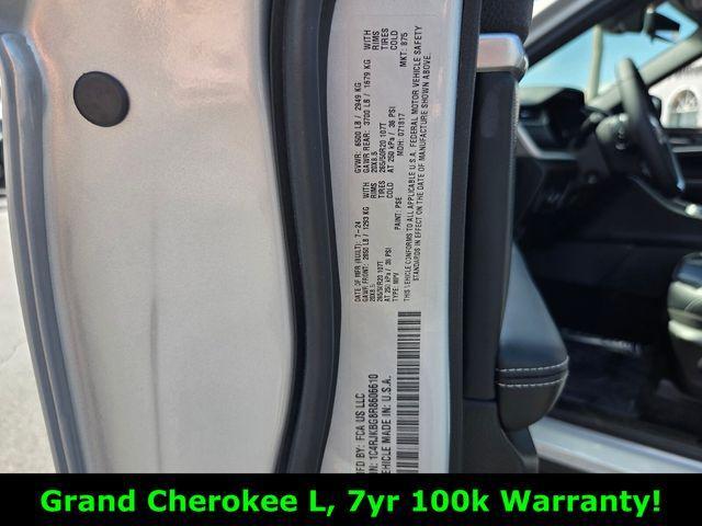 used 2024 Jeep Grand Cherokee L car, priced at $37,444