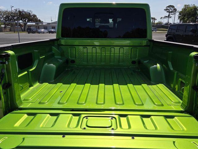 new 2026 Jeep Gladiator car, priced at $42,006