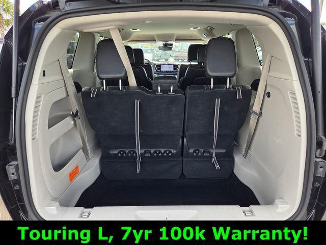 used 2024 Chrysler Pacifica car, priced at $25,888