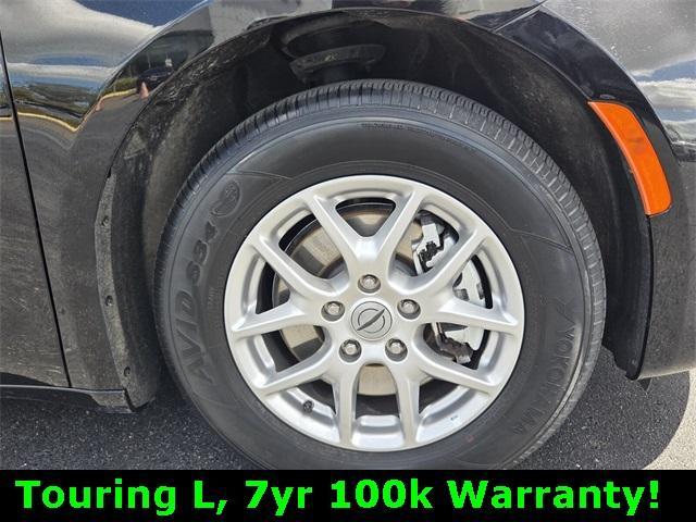 used 2024 Chrysler Pacifica car, priced at $26,995