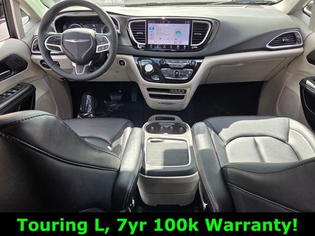 used 2024 Chrysler Pacifica car, priced at $25,888