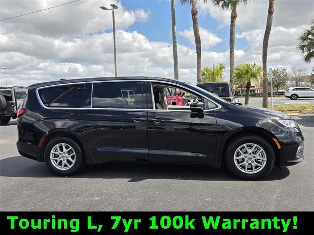 used 2024 Chrysler Pacifica car, priced at $26,995
