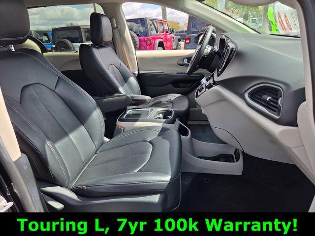 used 2024 Chrysler Pacifica car, priced at $25,888