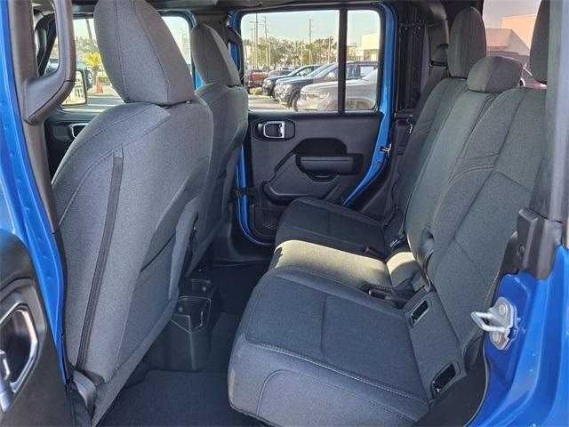 new 2025 Jeep Gladiator car, priced at $37,450