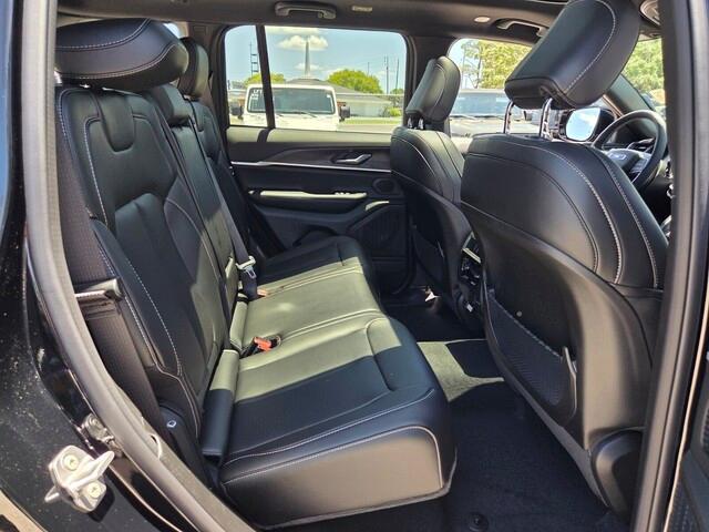 new 2026 Jeep Grand Cherokee car, priced at $44,228
