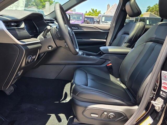 new 2026 Jeep Grand Cherokee car, priced at $44,228