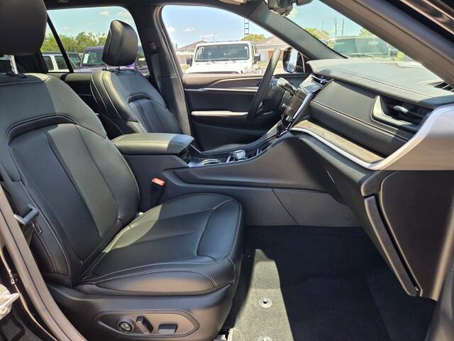 new 2026 Jeep Grand Cherokee car, priced at $44,228