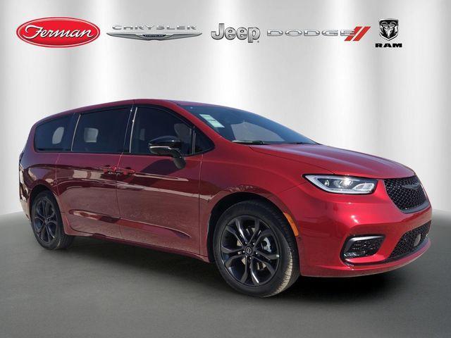 new 2026 Chrysler Pacifica car, priced at $40,466