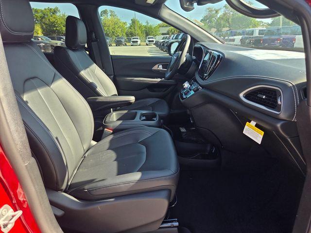 new 2026 Chrysler Pacifica car, priced at $40,466