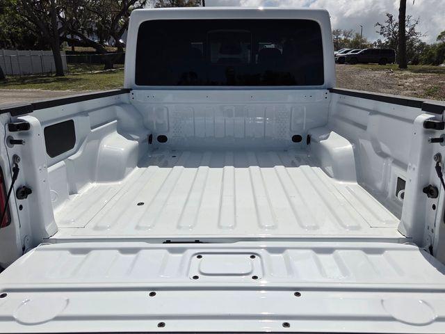 new 2026 Jeep Gladiator car, priced at $46,499