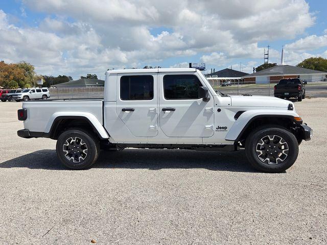 new 2026 Jeep Gladiator car, priced at $46,499