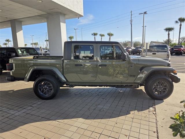 new 2026 Jeep Gladiator car, priced at $44,555
