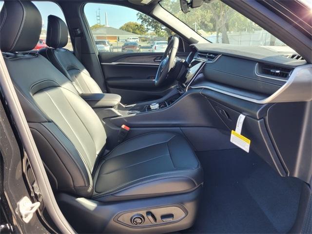 new 2025 Jeep Grand Cherokee L car, priced at $38,661