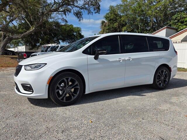 new 2026 Chrysler Pacifica car, priced at $42,324