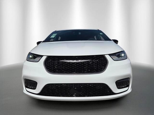 new 2026 Chrysler Pacifica car, priced at $42,324
