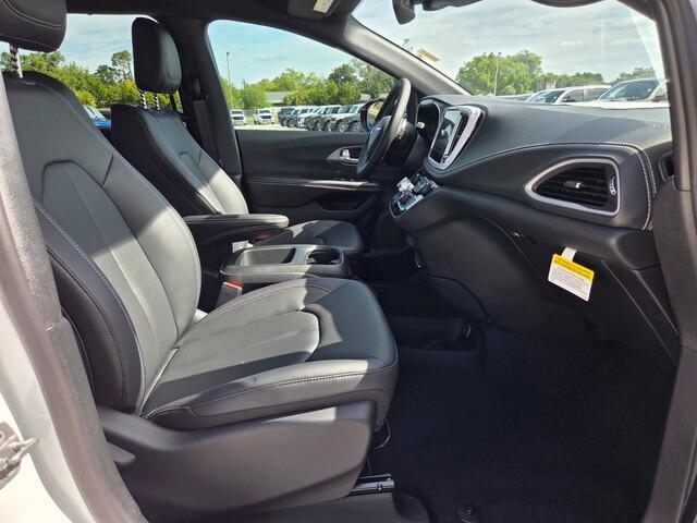 new 2026 Chrysler Pacifica car, priced at $42,324
